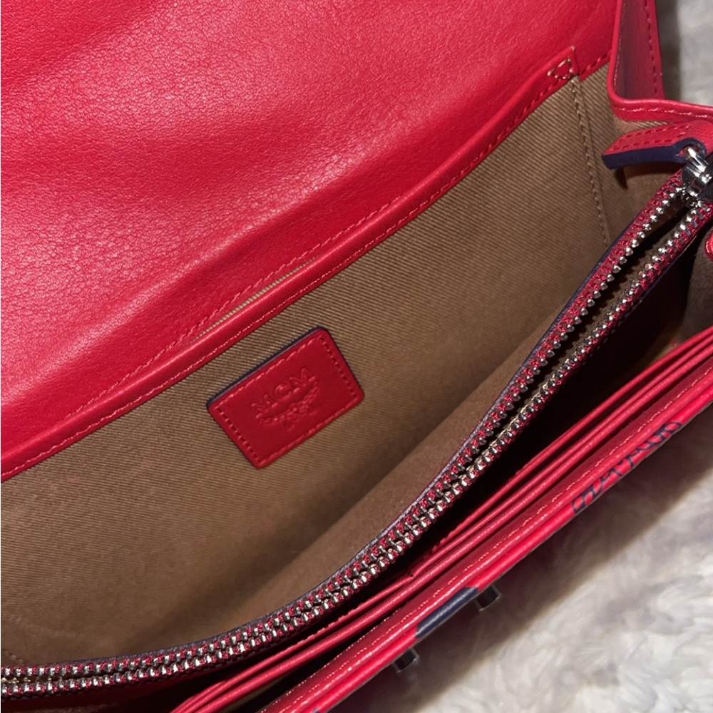 MCM Wristlet/Wallet/Crossbody good condition - Picture 4 of 7